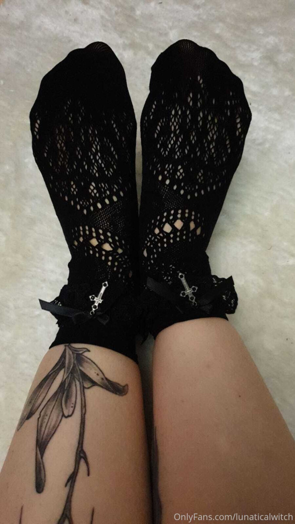 Photo by lunaticalwitch published on October 14,2023 08:43:27 - BestThots