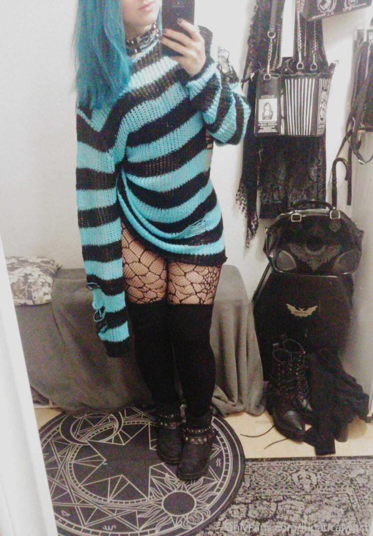 Photo by lunaticalwitch published on October 14,2023 08:46:16 - BestThots