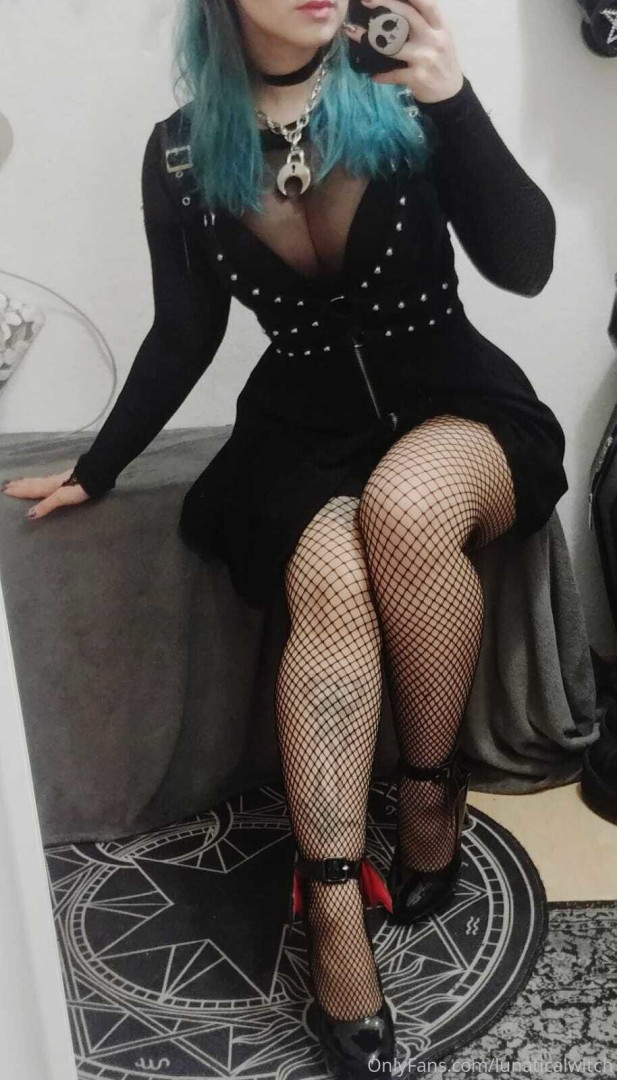 Photo by lunaticalwitch published on October 14,2023 09:03:05 - BestThots