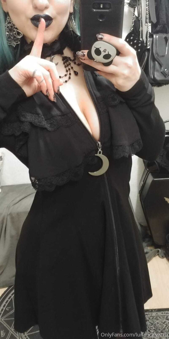Photo by lunaticalwitch published on October 14,2023 09:30:32 - BestThots