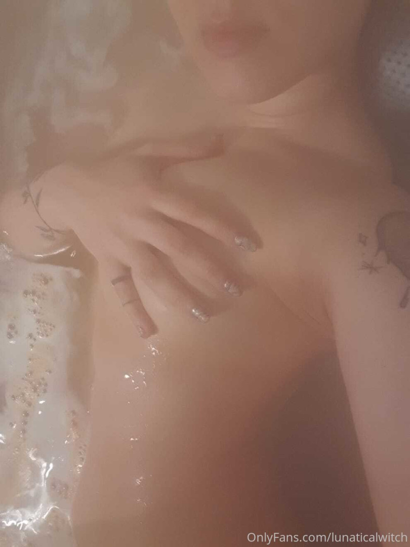 Photo by lunaticalwitch published on October 14,2023 09:56:47 - BestThots