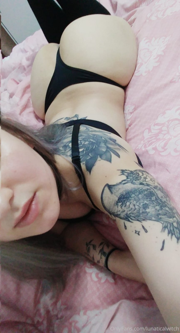 Photo by lunaticalwitch published on October 14,2023 10:27:37 - BestThots
