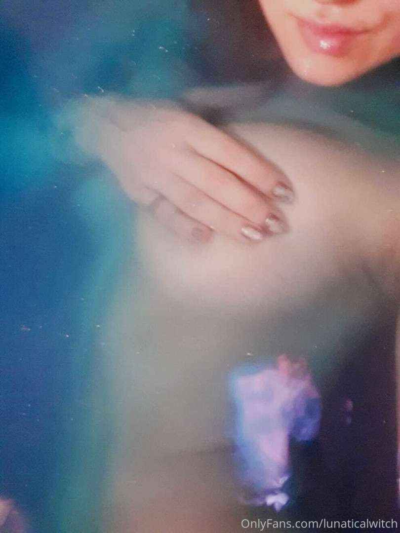 Photo by lunaticalwitch published on October 14,2023 11:03:08 - BestThots