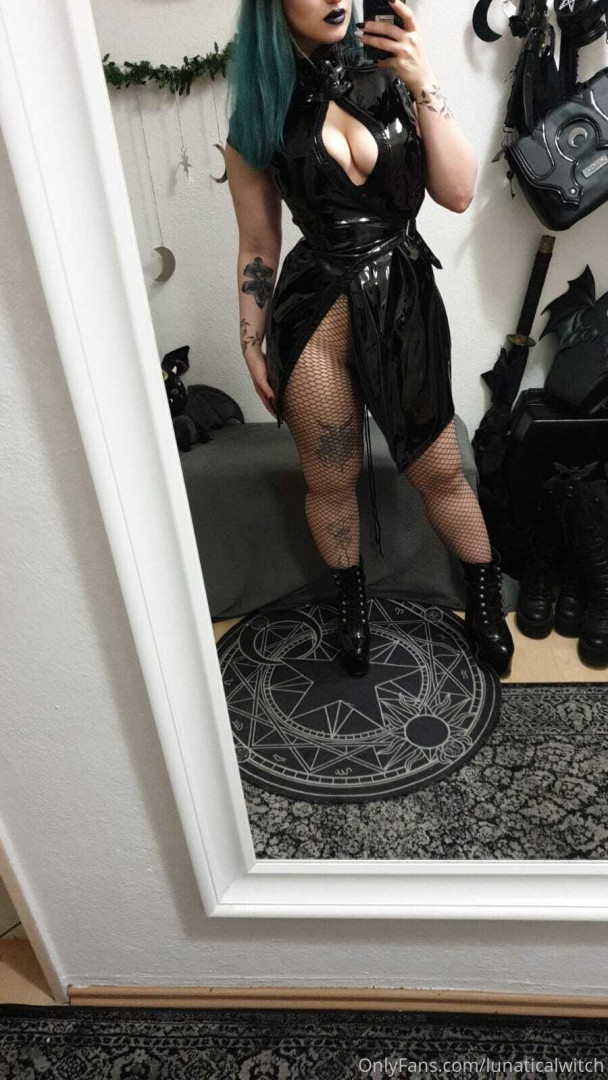 Photo by lunaticalwitch published on October 14,2023 11:04:43 - BestThots