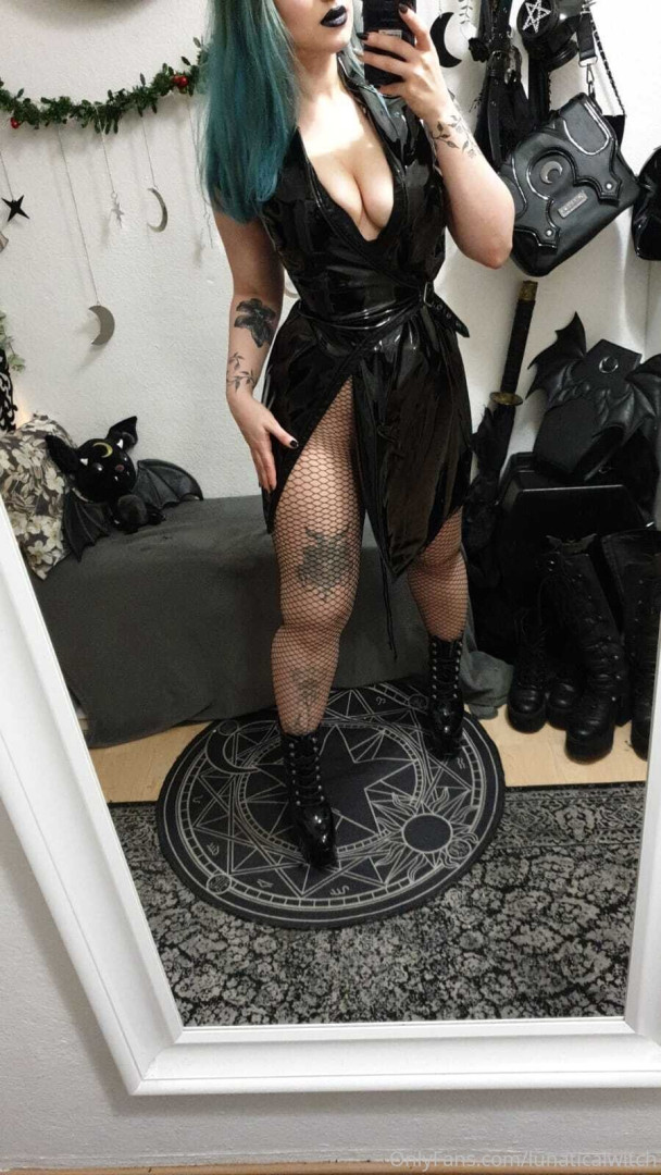 Photo by lunaticalwitch published on October 14,2023 11:44:57 - BestThots