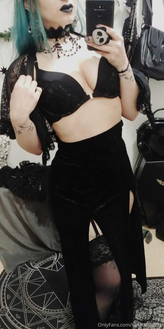 Photo by lunaticalwitch published on October 14,2023 12:06:58 - BestThots