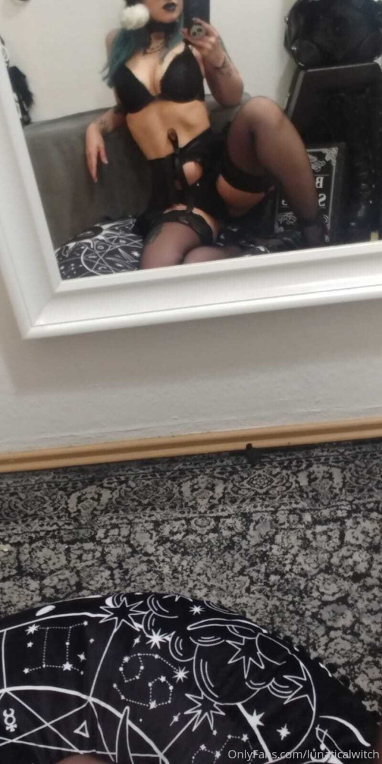 Photo by lunaticalwitch published on October 14,2023 13:22:44 - BestThots
