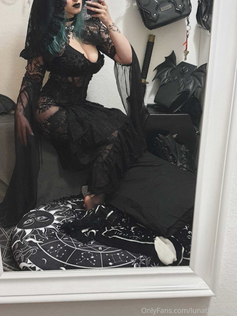 Photo by lunaticalwitch published on October 14,2023 13:29:17 - BestThots
