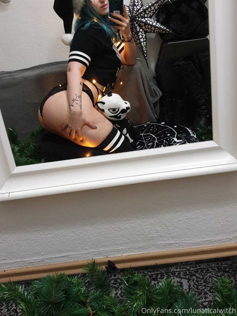 Photo by lunaticalwitch published on October 14,2023 13:59:48 - BestThots