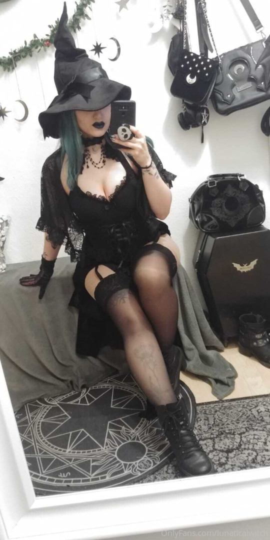 Photo by lunaticalwitch published on October 14,2023 14:13:40 - BestThots