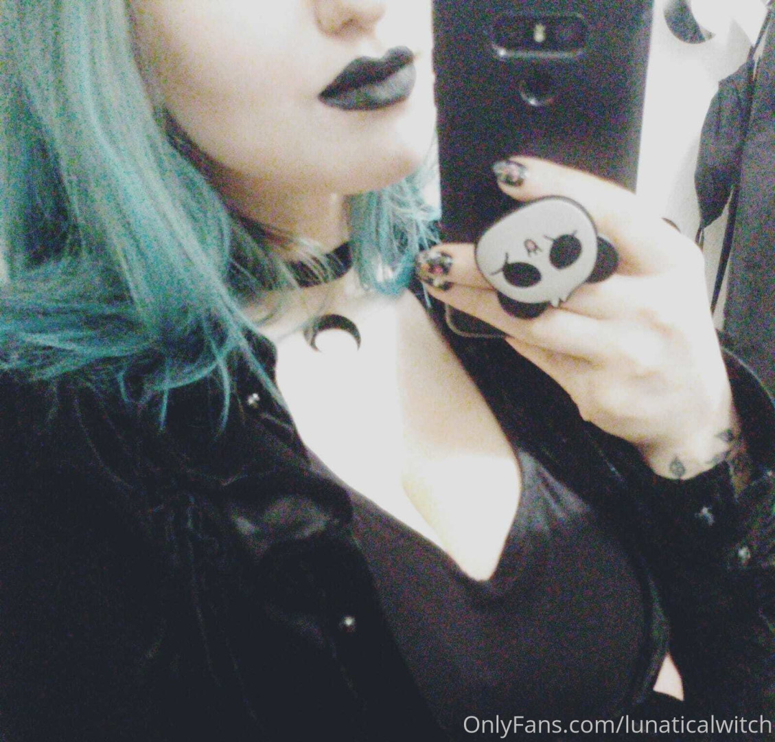 Photo by lunaticalwitch published on October 14,2023 14:38:26 - BestThots