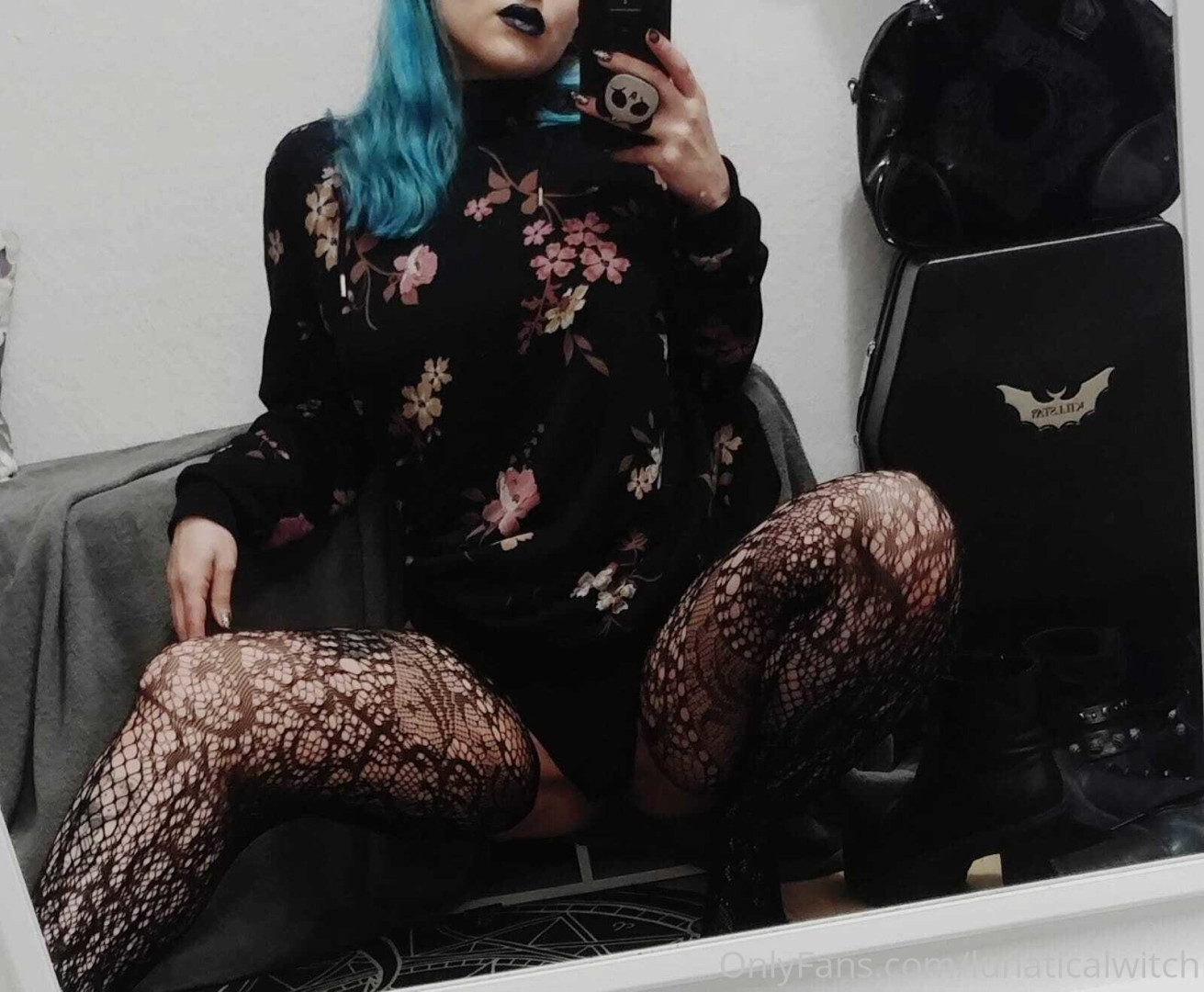 Photo by lunaticalwitch published on October 14,2023 14:50:36 - BestThots