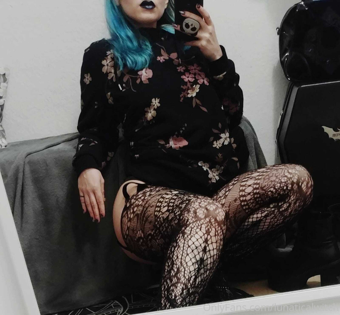 Photo by lunaticalwitch published on October 14,2023 14:55:22 - BestThots