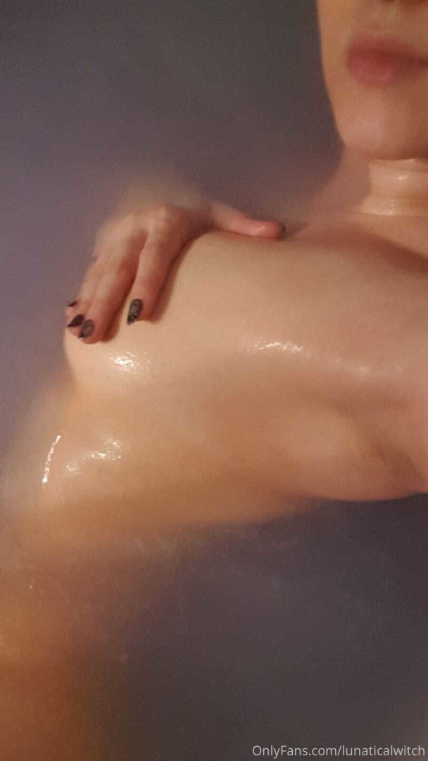 Photo by lunaticalwitch published on October 14,2023 15:36:34 - BestThots