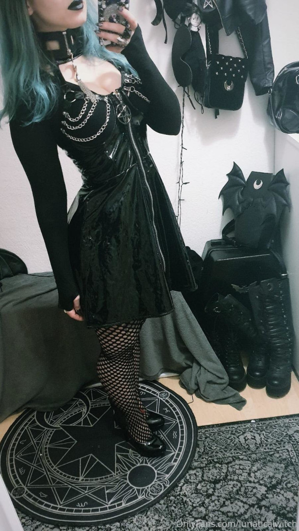 Photo by lunaticalwitch published on October 14,2023 15:38:01 - BestThots