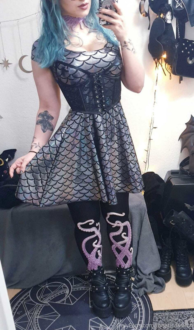 Photo by lunaticalwitch published on October 14,2023 15:48:50 - BestThots