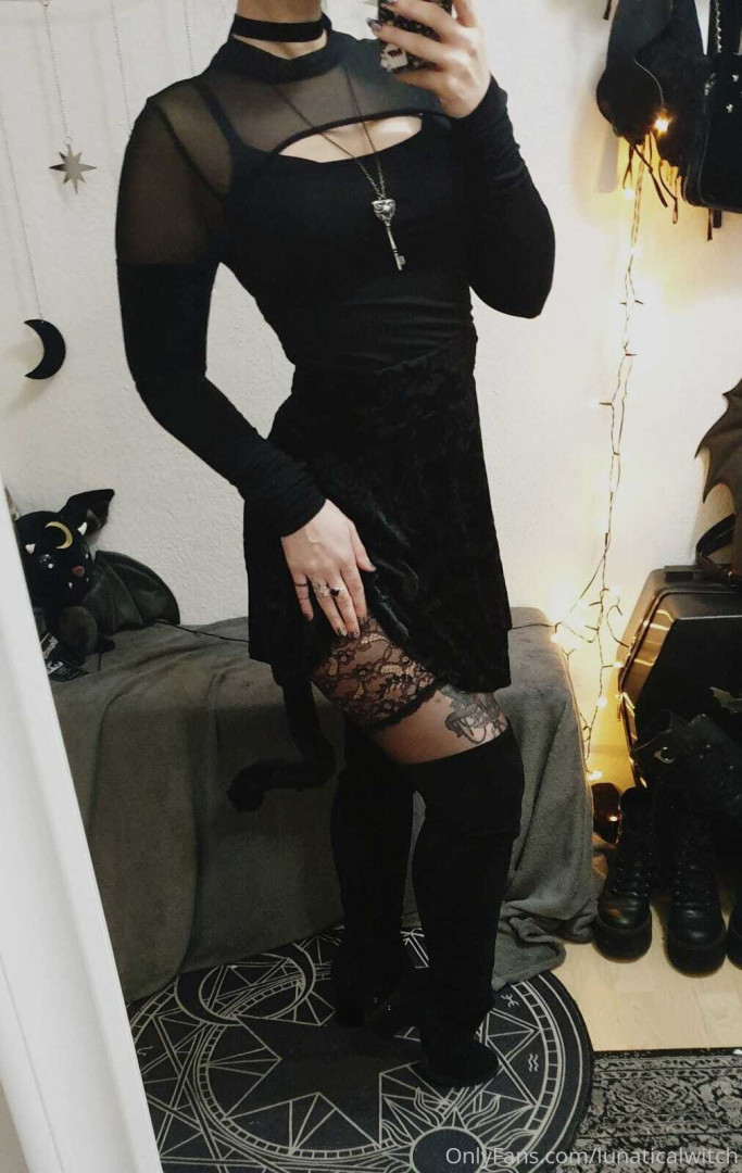 Photo by lunaticalwitch published on October 14,2023 15:56:40 - BestThots