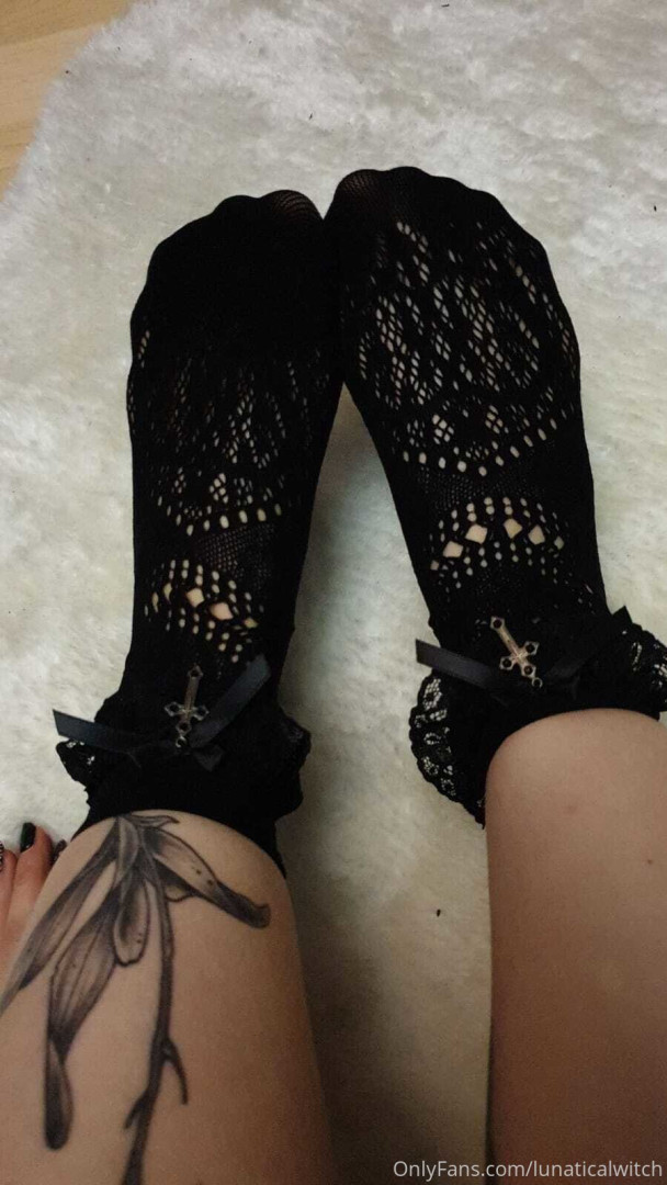 Photo by lunaticalwitch published on October 14,2023 17:03:10 - BestThots
