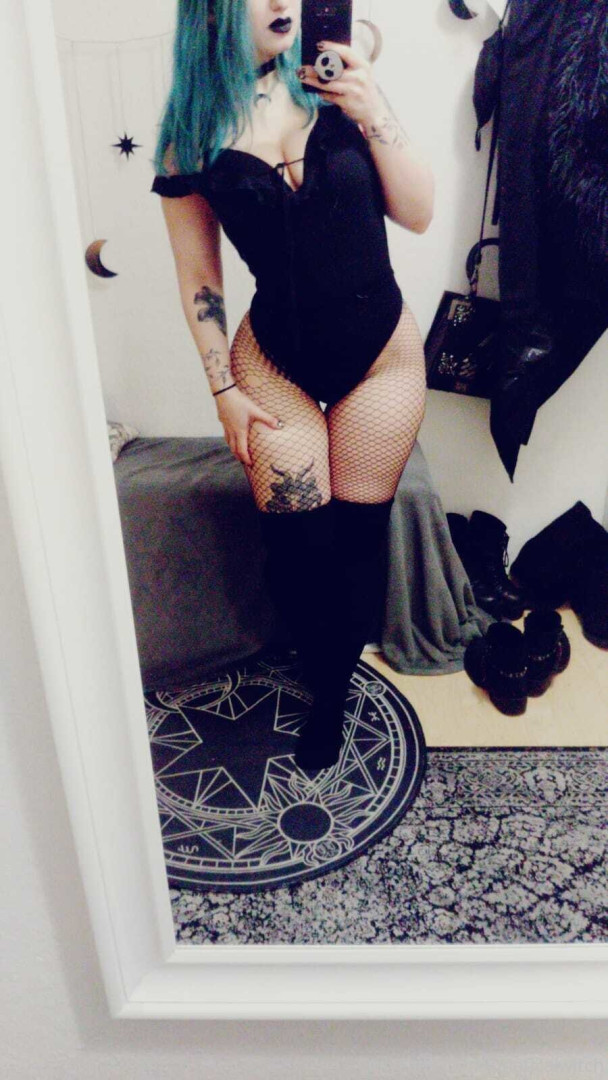 Photo by lunaticalwitch published on October 14,2023 17:07:21 - BestThots