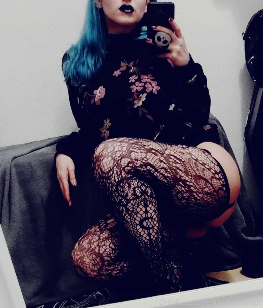 Photo by lunaticalwitch published on October 14,2023 18:13:09 - BestThots