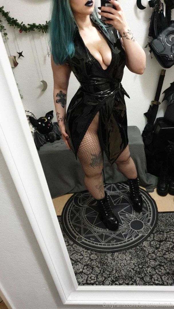 Photo by lunaticalwitch published on October 14,2023 18:19:09 - BestThots