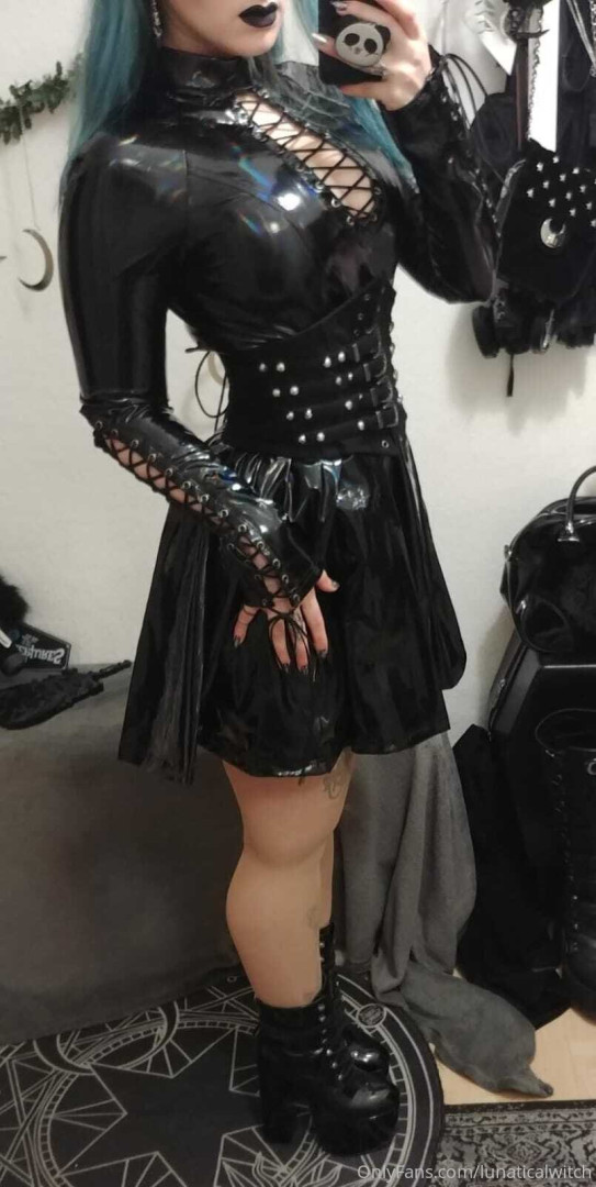 Photo by lunaticalwitch published on October 14,2023 18:23:37 - BestThots