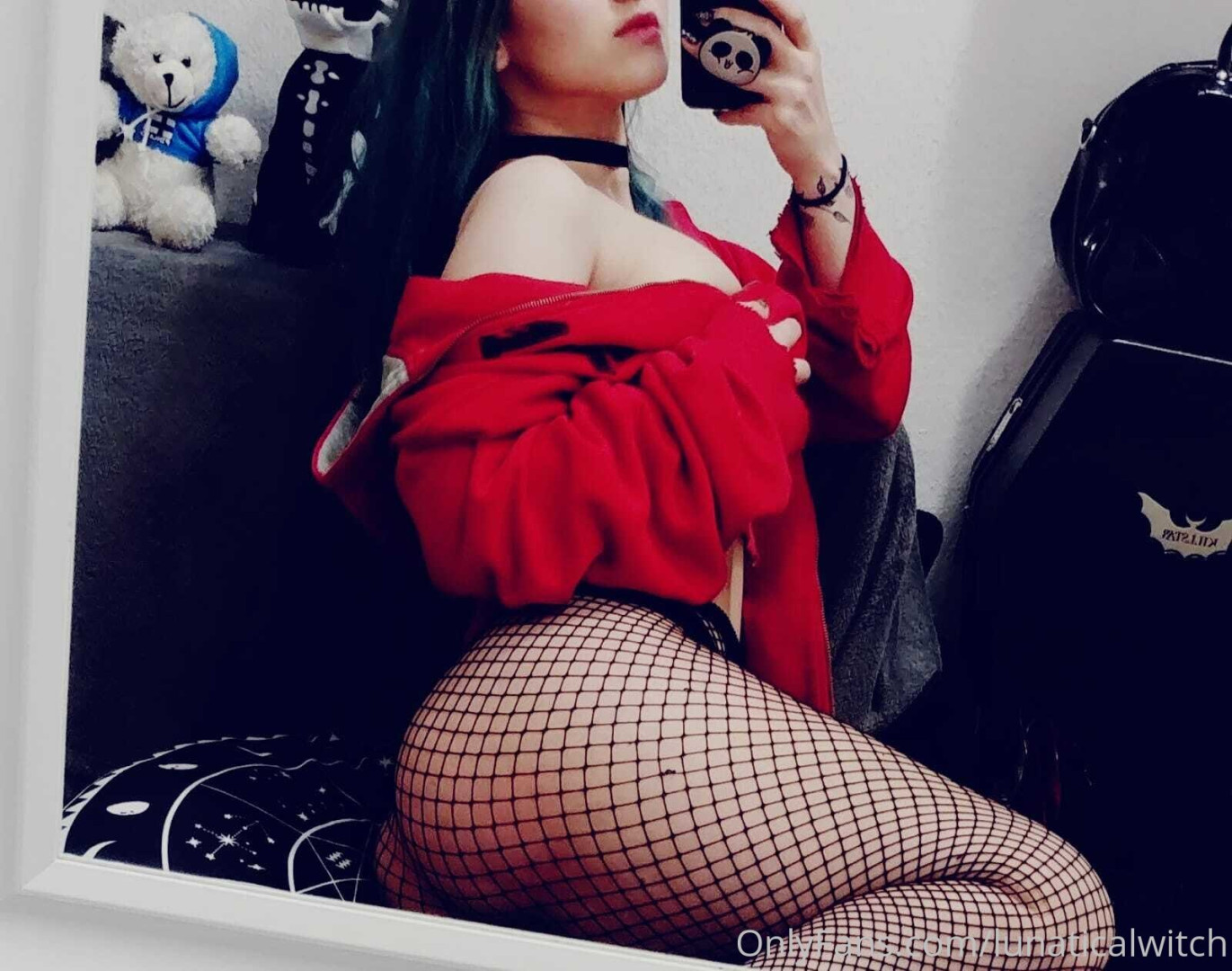 Photo by lunaticalwitch published on October 14,2023 18:28:09 - BestThots
