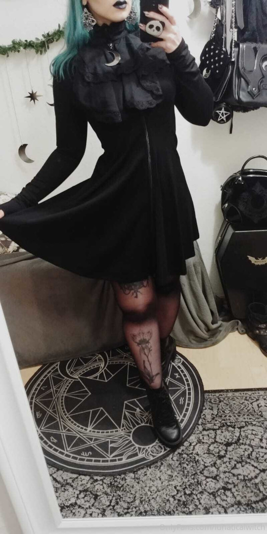 Photo by lunaticalwitch published on October 14,2023 18:29:38 - BestThots