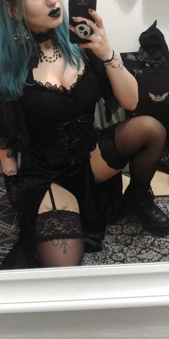 Photo by lunaticalwitch published on October 14,2023 18:31:06 - BestThots