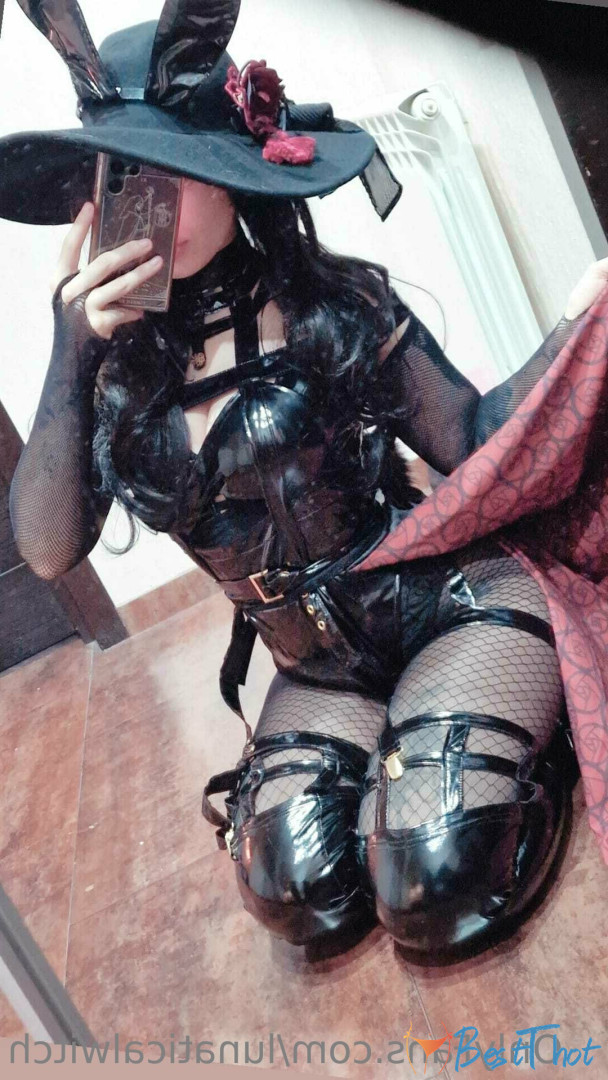 Photo by lunaticalwitch published on December 21,2024 04:10:09 - BestThots