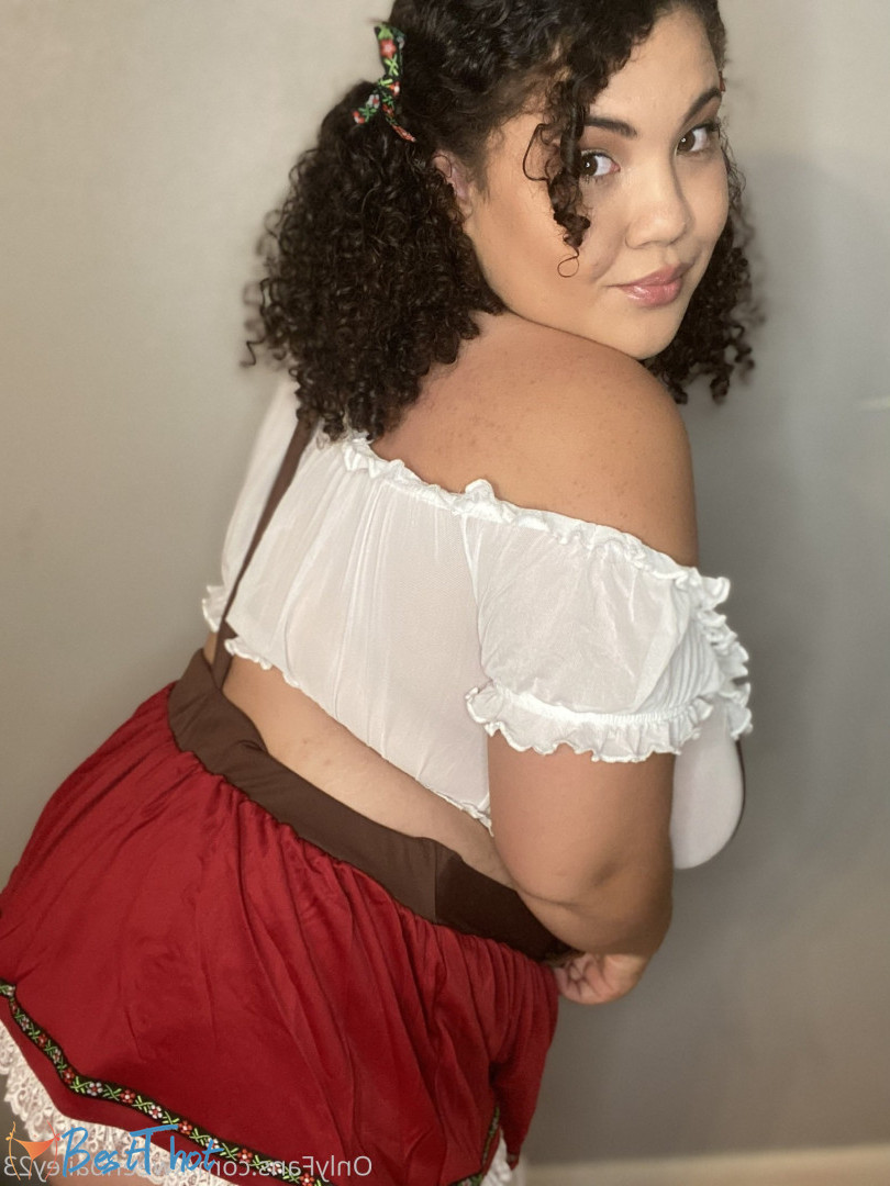 Photo by kweenbailey23 published on December 14,2024 04:05:26 - BestThots