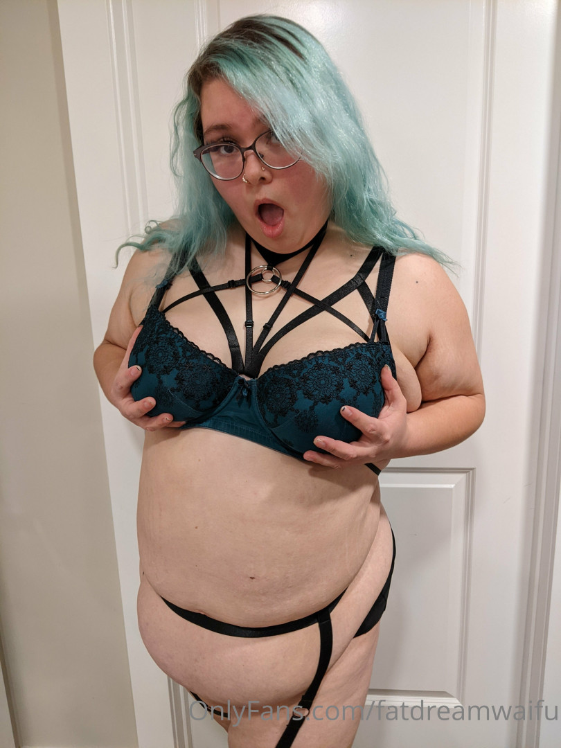 Photo by fatdreamwaifu published on October 16,2023 19:10:58 - BestThots