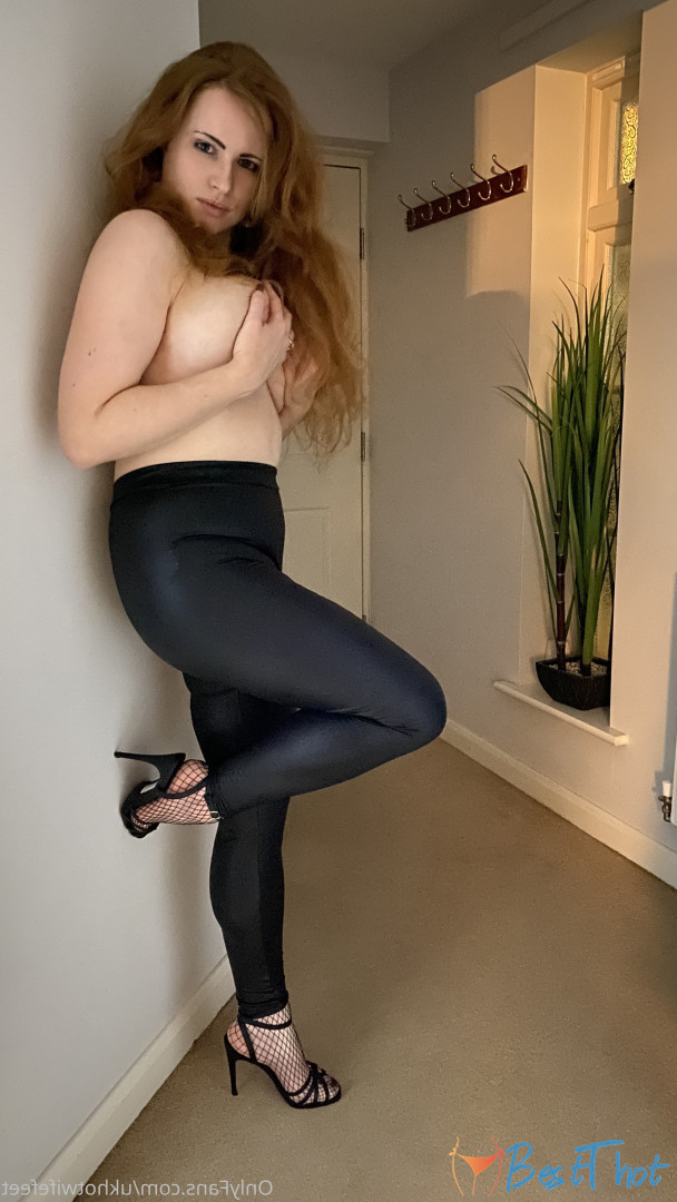 ukhotwifefeet #9515719