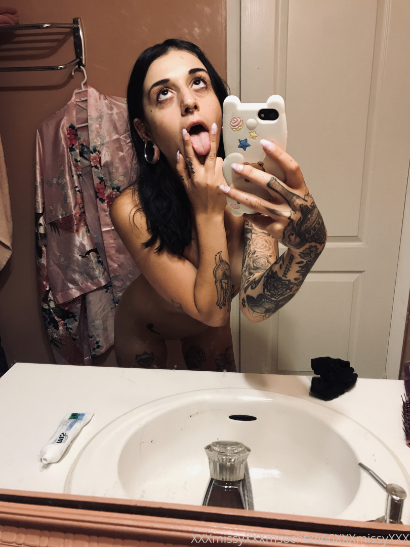 Photo by sarxtasy published on October 11,2023 05:24:48 - BestThots