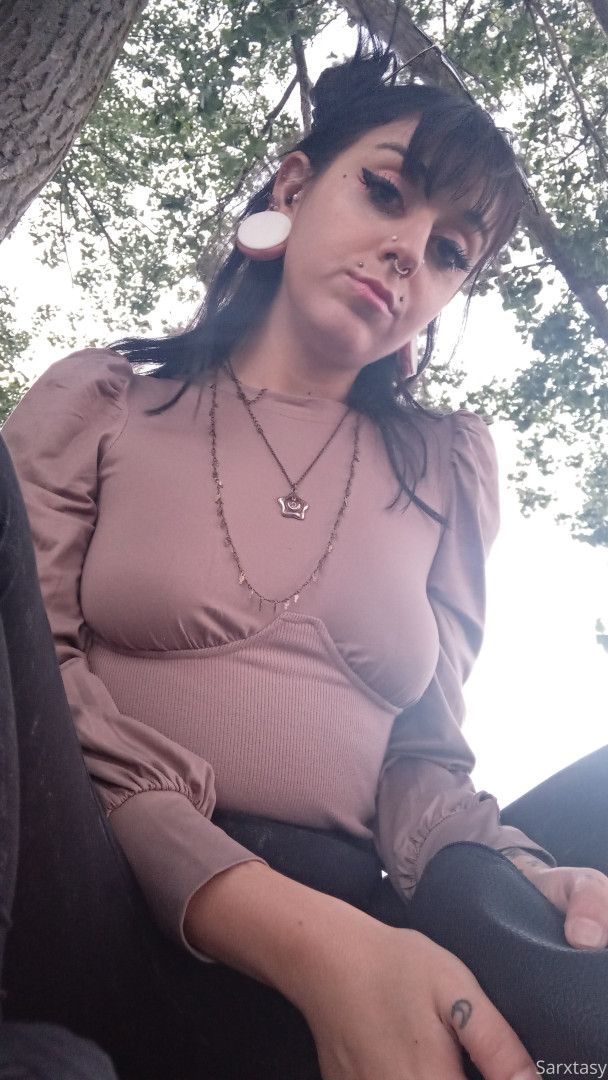 Photo by sarxtasy published on October 11,2023 06:41:56 - BestThots