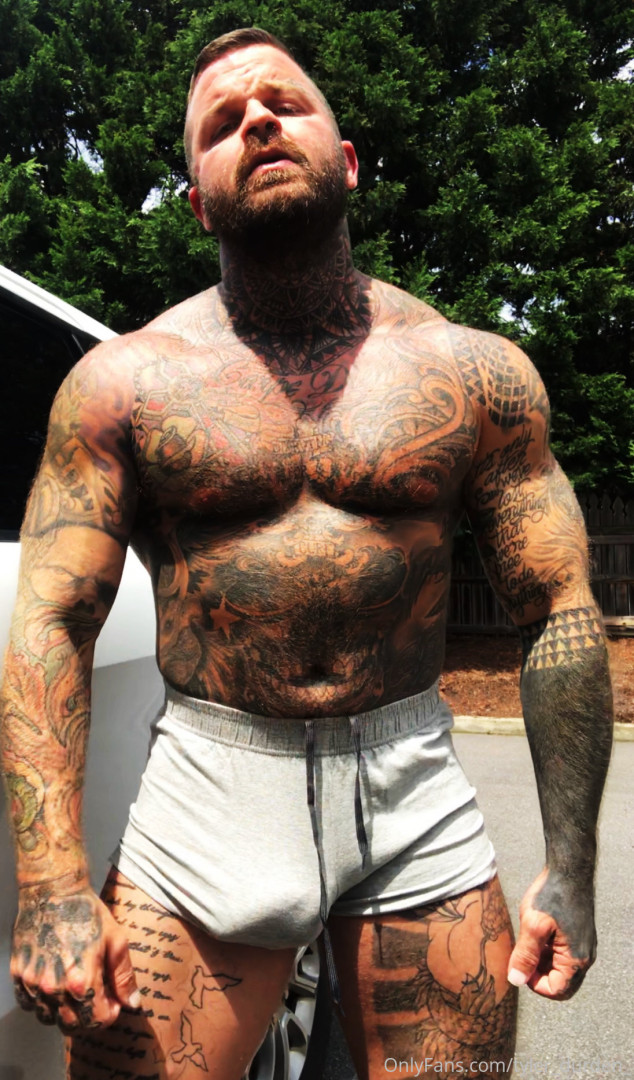 Photo by tattoosaredumb published on June 12,2023 16:09:33 - BestThots