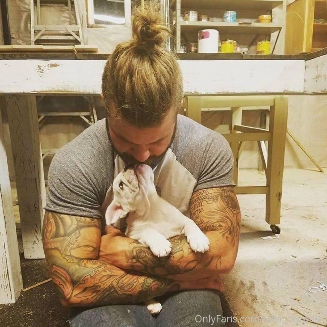 Photo by tattoosaredumb published on June 12,2023 16:10:18 - BestThots