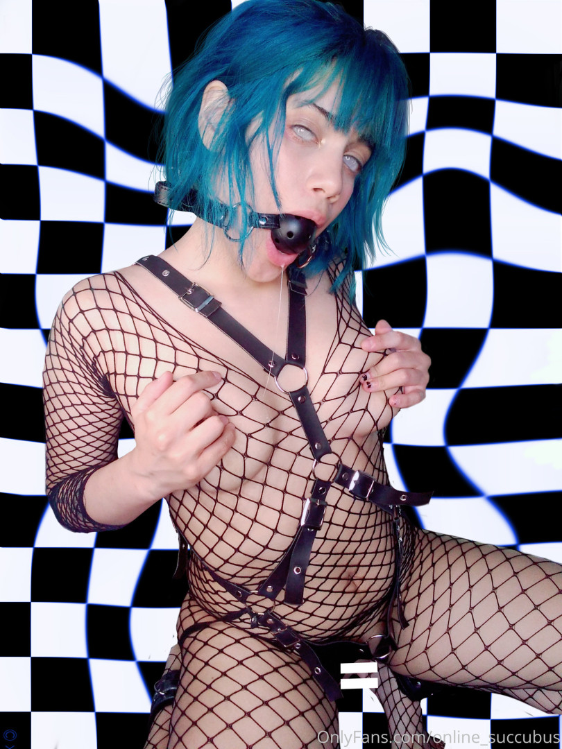 Photo by online_succubus published on October 16,2023 10:43:14 - BestThots