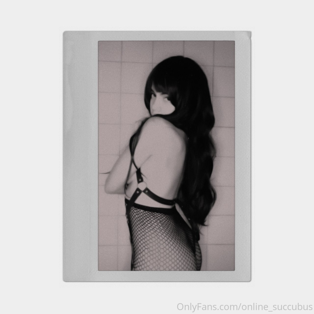 Photo by online_succubus published on October 16,2023 10:48:47 - BestThots