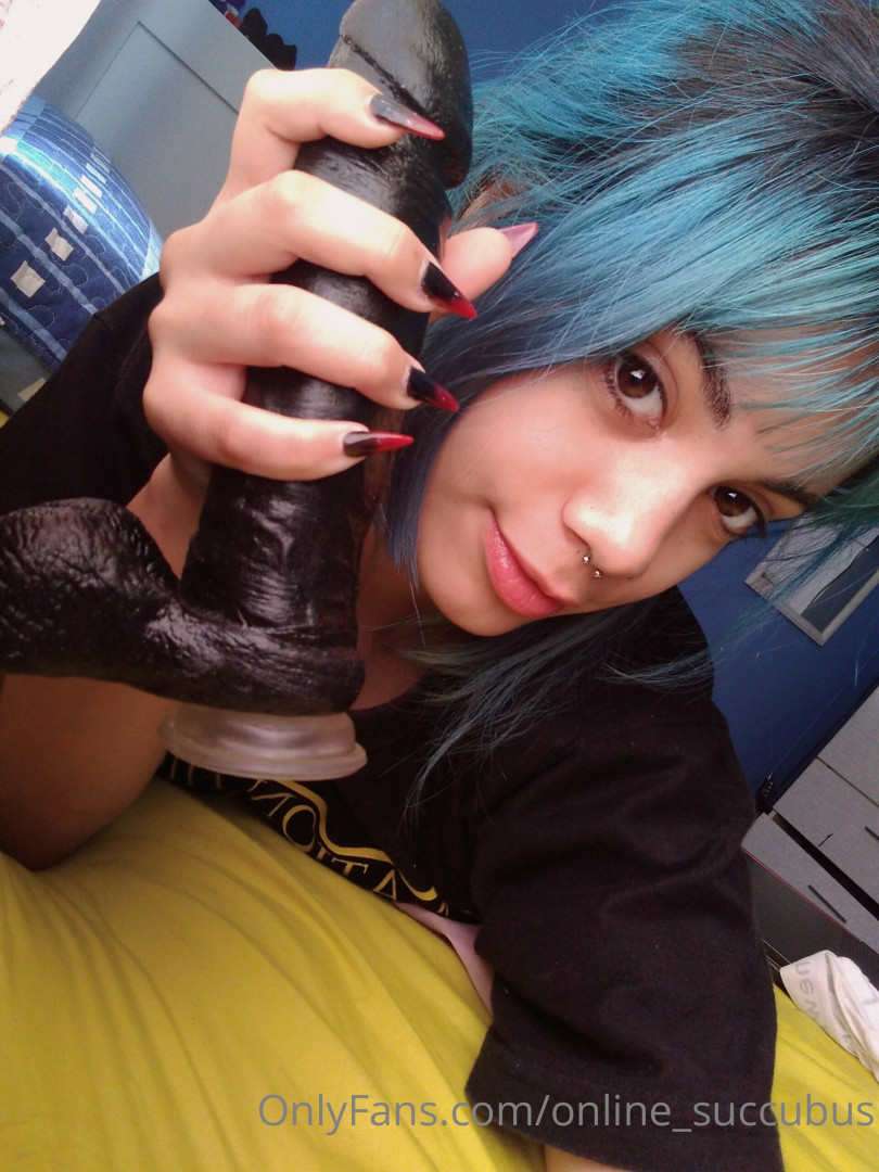 Photo by online_succubus published on October 16,2023 11:00:16 - BestThots