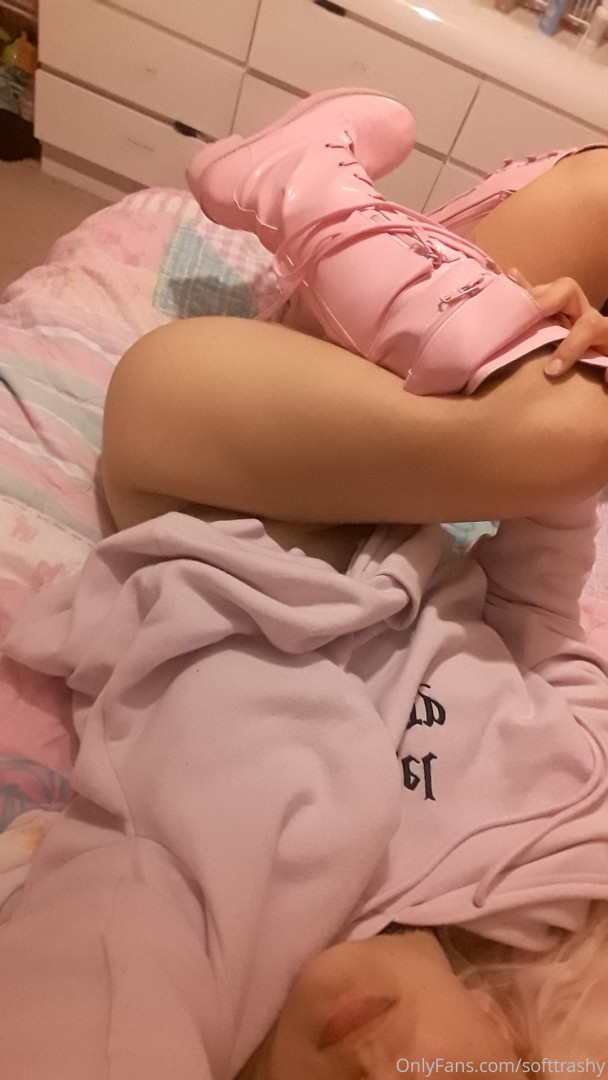 Photo by softtrashy published on June 25,2023 02:42:44 - BestThots