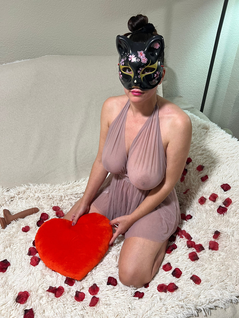 Photo by hotasiancouple published on June 27,2023 17:56:09 - BestThots