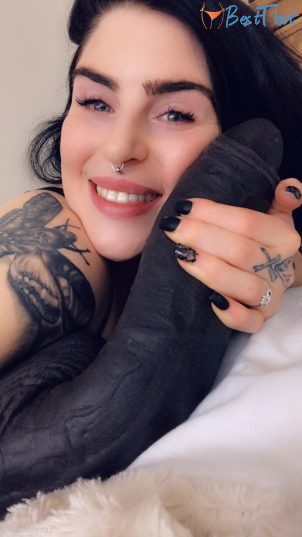 Photo by lucyloe published on December 10,2024 16:46:14 - BestThots