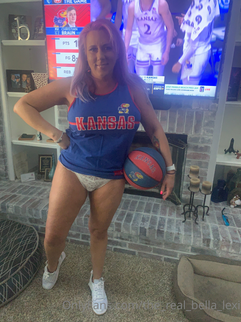 Photo by the_real_bella_lexi published on May 17,2023 04:27:03 - BestThots