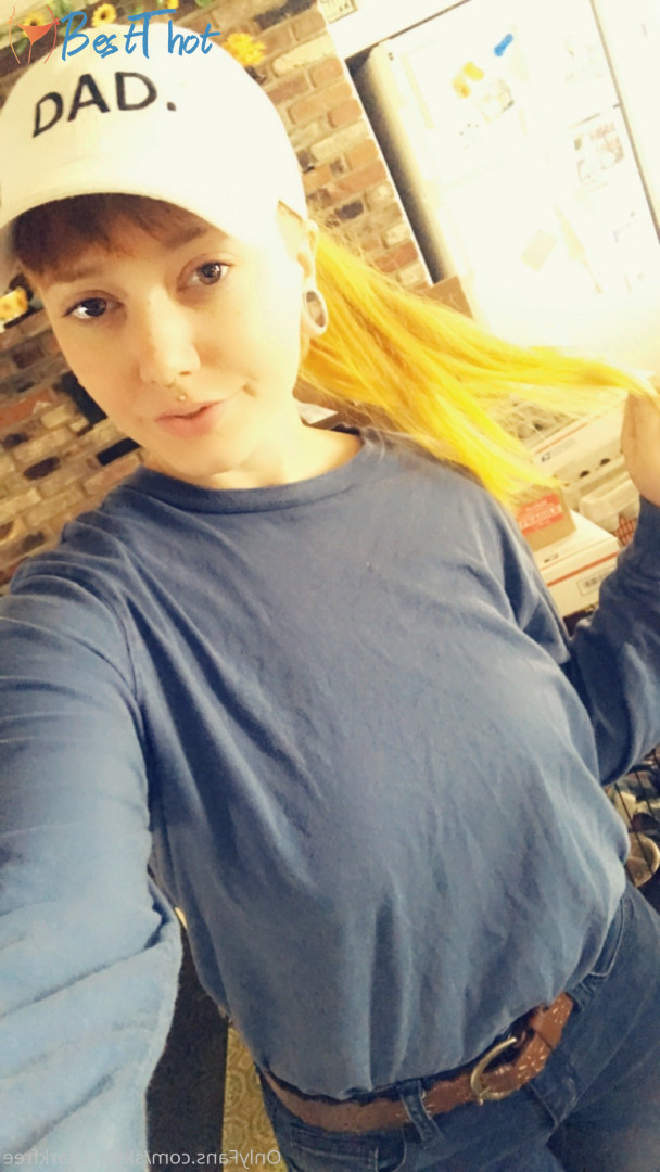 Photo by skylarsharkfree published on December 21,2024 09:08:36 - BestThots