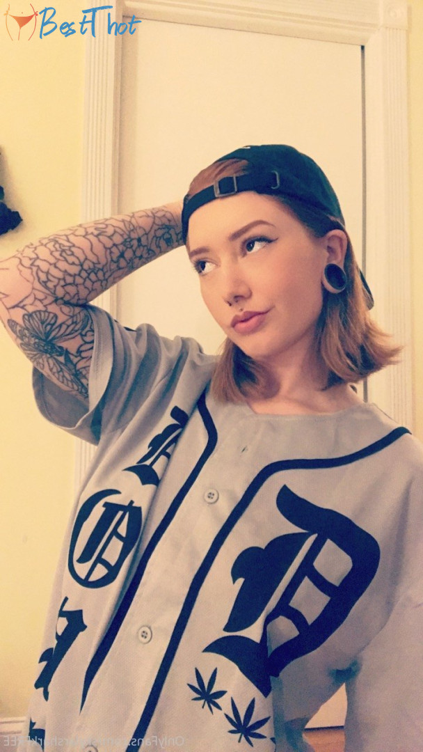 Photo by skylarsharkfree published on December 21,2024 10:07:46 - BestThots