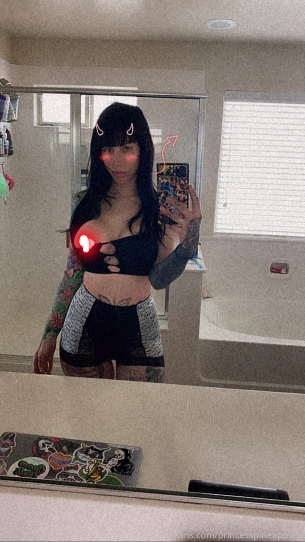 Photo by theonlinegirlfriend published on July 2,2023 05:40:48 - BestThots