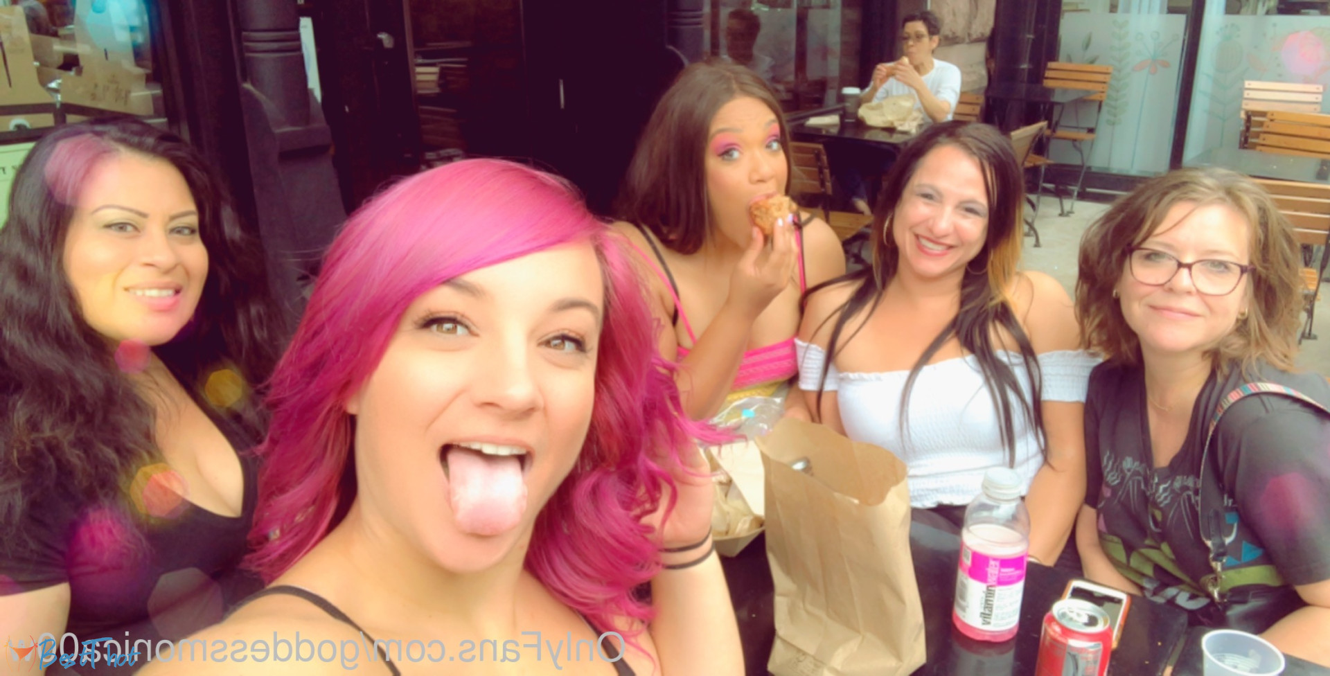 Photo by goddessmonica00w published on December 22,2024 05:10:25 - BestThots