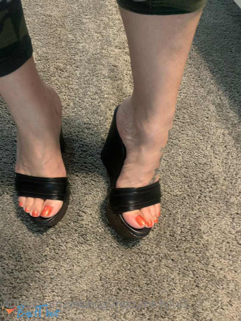 Photo by goddessmonica00w published on December 22,2024 07:08:28 - BestThots