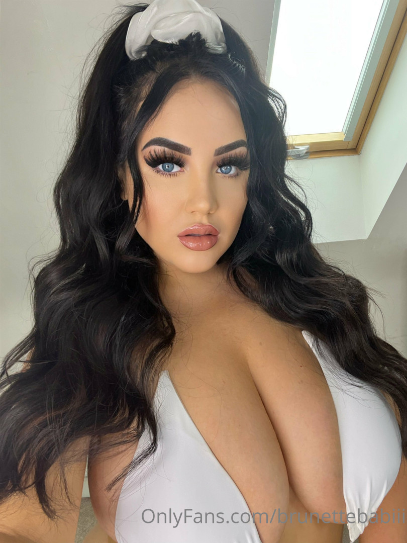 Photo by brunettebabiii published on October 17,2023 00:02:49 - BestThots